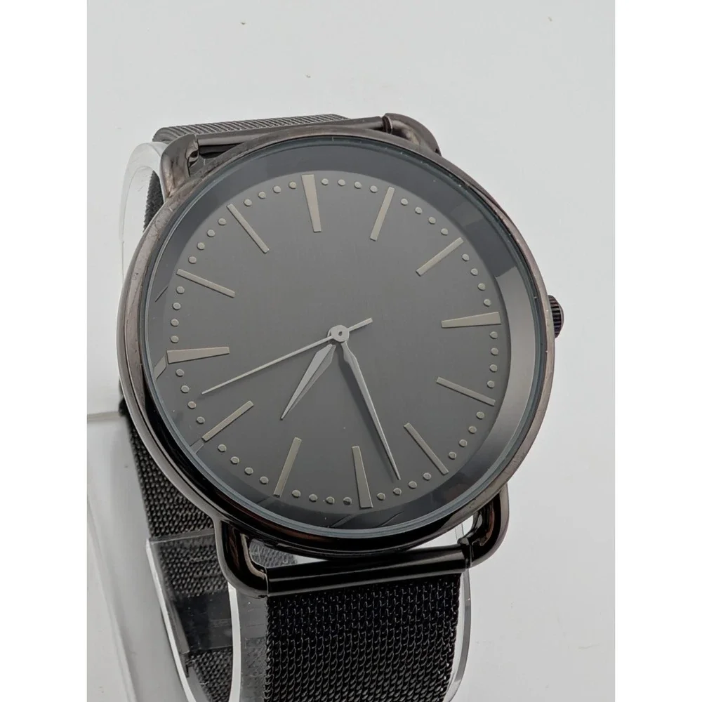 Men's Quartz‎ Watch 42mm Case Black Mesh Metal Band- New Battery
